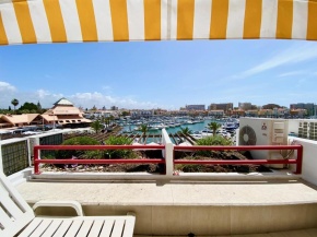 Home Out Luxury Marina Apartment - 2 Bedrooms Sea View